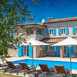 Vila Rustic Peran With Outdoor Pool In Tinjan Radetici