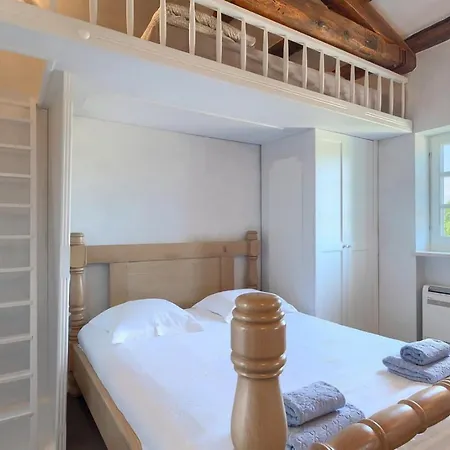 Villa Rustic Peran With Outdoor Pool In Tinjan Radetici