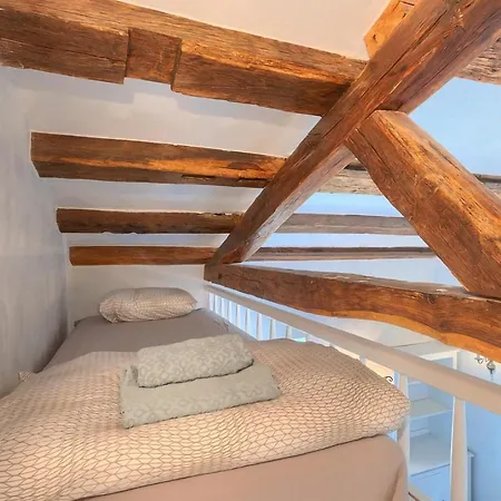 Rustic Peran With Outdoor Pool In Tinjan