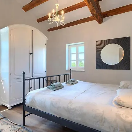 Rustic Peran With Outdoor Pool In Tinjan Villa