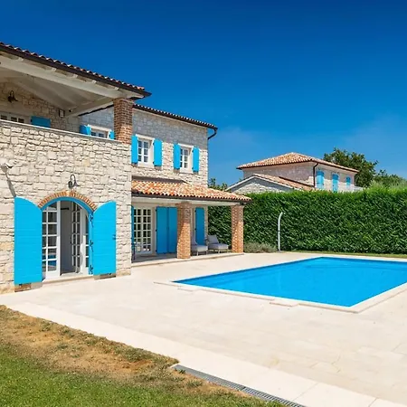 Villa Rustic Peran With Outdoor Pool In Tinjan Radetici