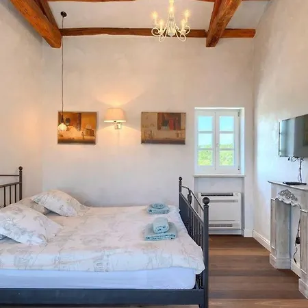 Rustic Peran With Outdoor Pool In Tinjan * Radetići
