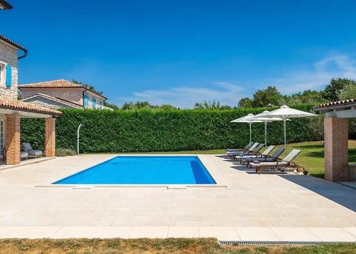 Rustic Peran With Outdoor Pool In Tinjan * Radetici