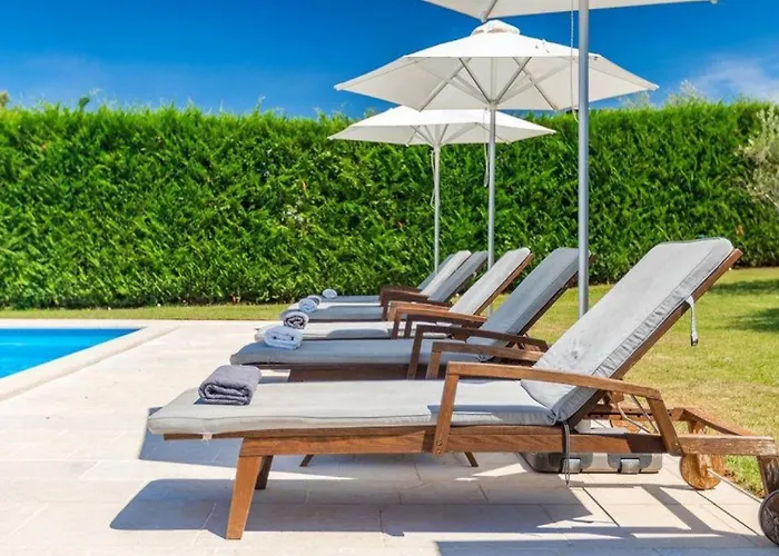 Vila Rustic Peran With Outdoor Pool In Tinjan *