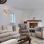 Rustic Peran With Outdoor Pool In Tinjan Villa