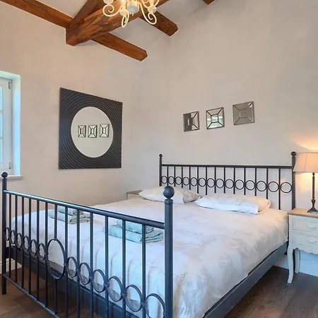 Rustic Peran With Outdoor Pool In Tinjan Вилла *