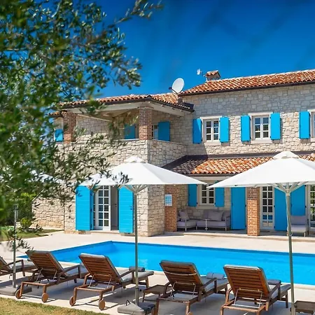 Villa Rustic Peran With Outdoor Pool In Tinjan Radetići