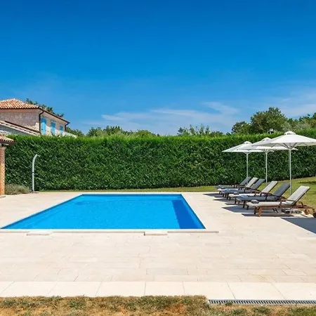 Rustic Peran With Outdoor Pool In Tinjan * Radetići