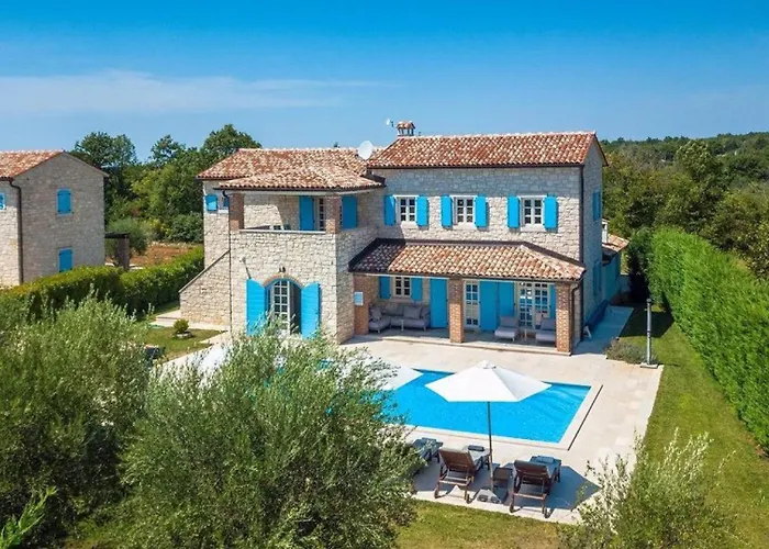 Vila Rustic Peran With Outdoor Pool In Tinjan *