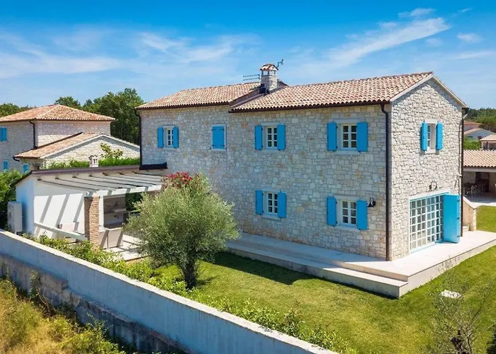 Rustic Peran With Outdoor Pool In Tinjan Vila *